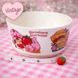 Vintage 80s Strawberry Shortcake Bowl Deka Plastic Kids Dish 5.5